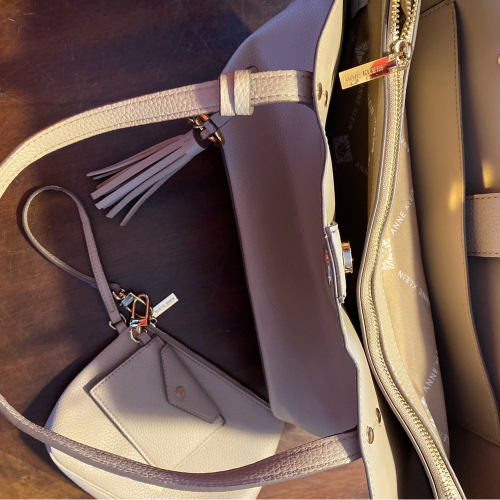 3 piece set! Anne Kline Elegant Cream Tote, Clutch and Cardholder Set - Picture 5 of 9